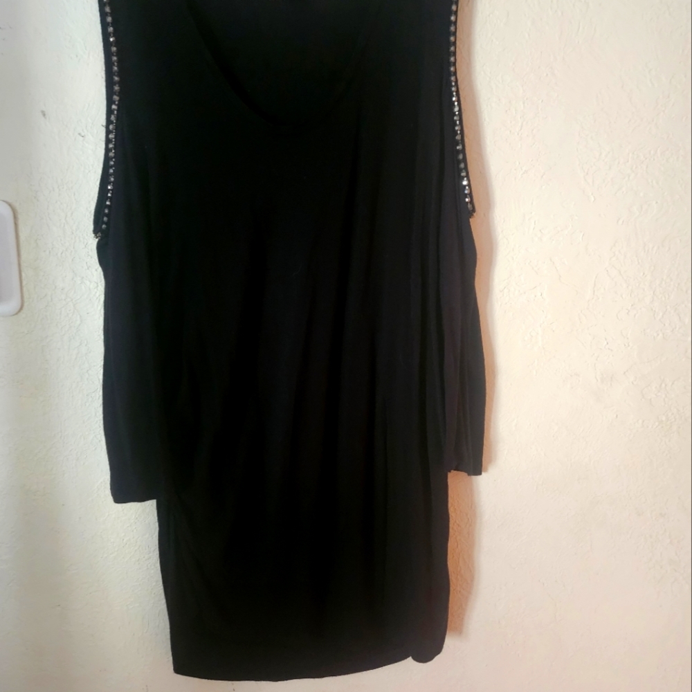 Open shoulder top
